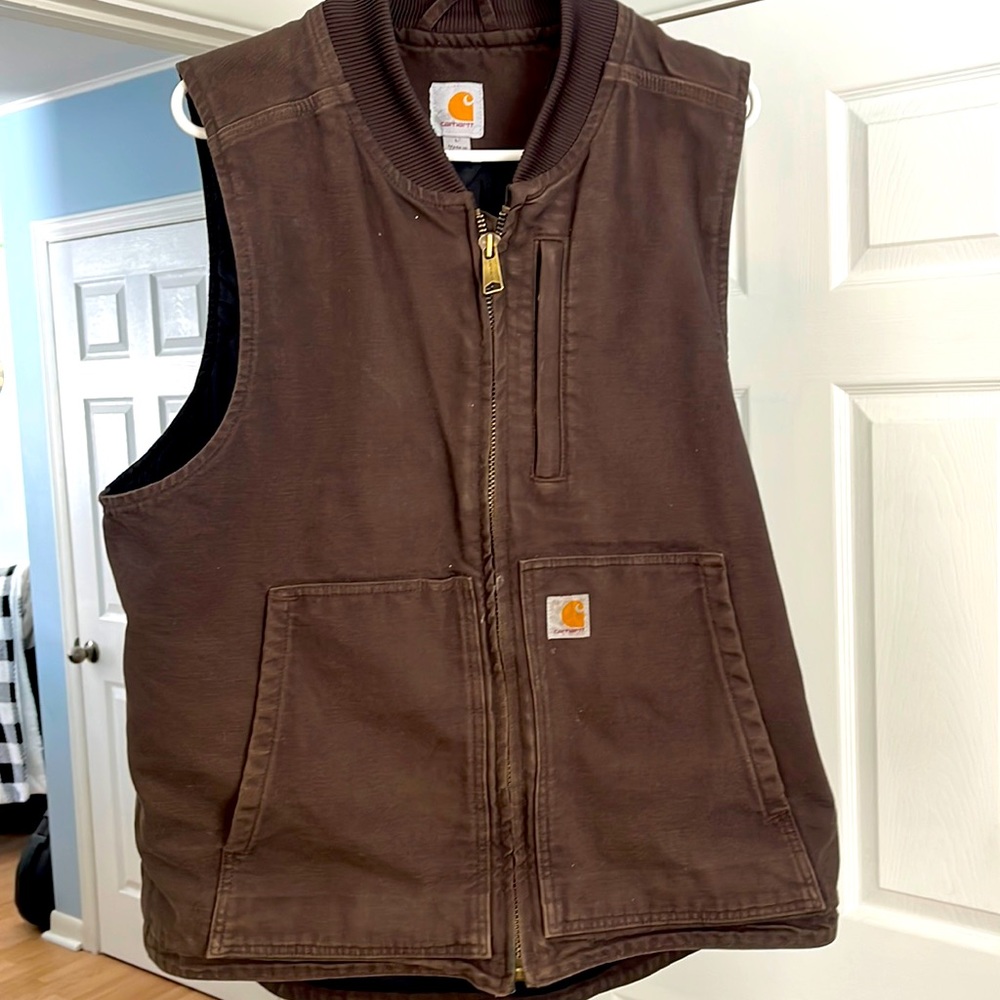 Men’s Carhartt quilt lined vest large